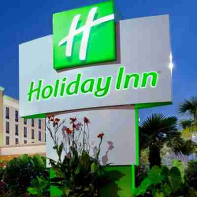 Holiday Inn Salem Hotel Exterior