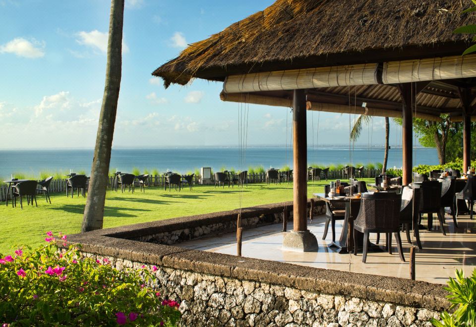 아야나 리조트 발리 수영장과 오션 뷰