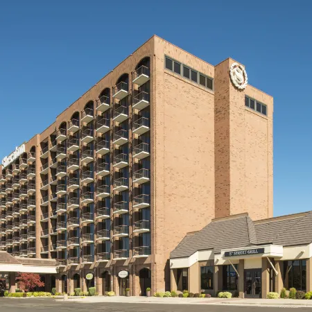 Sheraton Salt Lake City Отели рядом со станцией Salt Lake City Amtrak Station