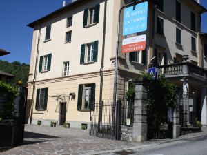 Hotel con piscina La Torre - DIMORA STORICA nella Valle d'Intelvi, vicino al LAGO DI COMO e di LUGANO Castiglione d'Intelvi