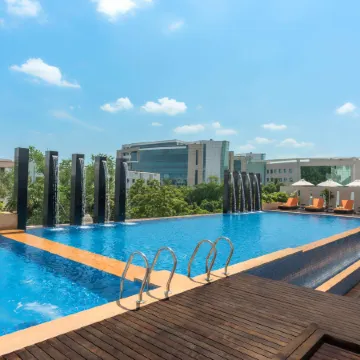 Feathers - A Radha Hotel Chennai Отели рядом с достопримечательностью «Гора Святого Томаса»