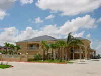 Texas Inn & Suites McAllen at la Plaza Mall and Airport