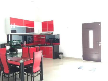 Golden Hawaii Villa Singkawang Отели в г. Sedau