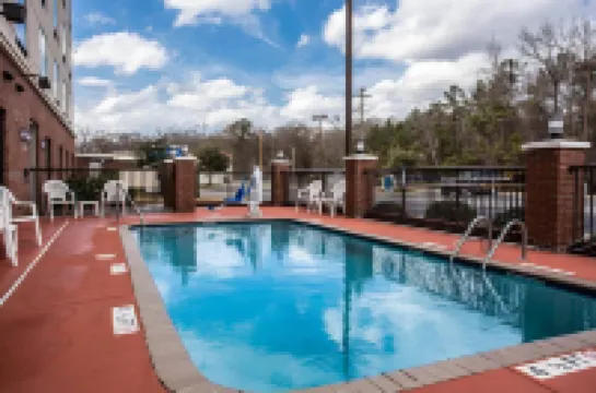 Comfort Inn & Suites Lumberton Central I-95