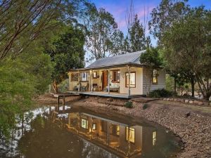 Barney Creek Vineyard Cottages