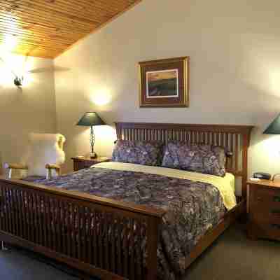 Comstock Premier Lodge LLC Rooms