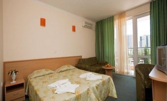 Sunny Day Club Hotel