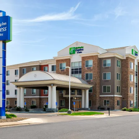 Holiday Inn Express & Suites ONTARIO by IHG