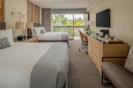 Hotel Paradox, Autograph Collection