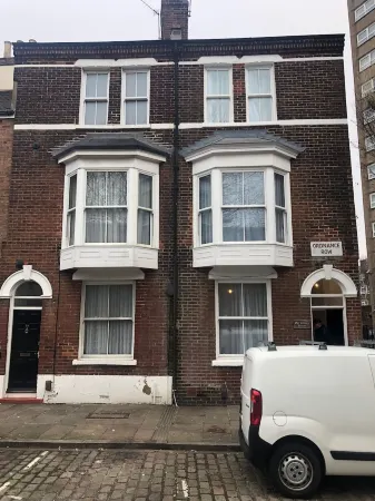 Old Victory House Homestay Отели в г. Госпорт