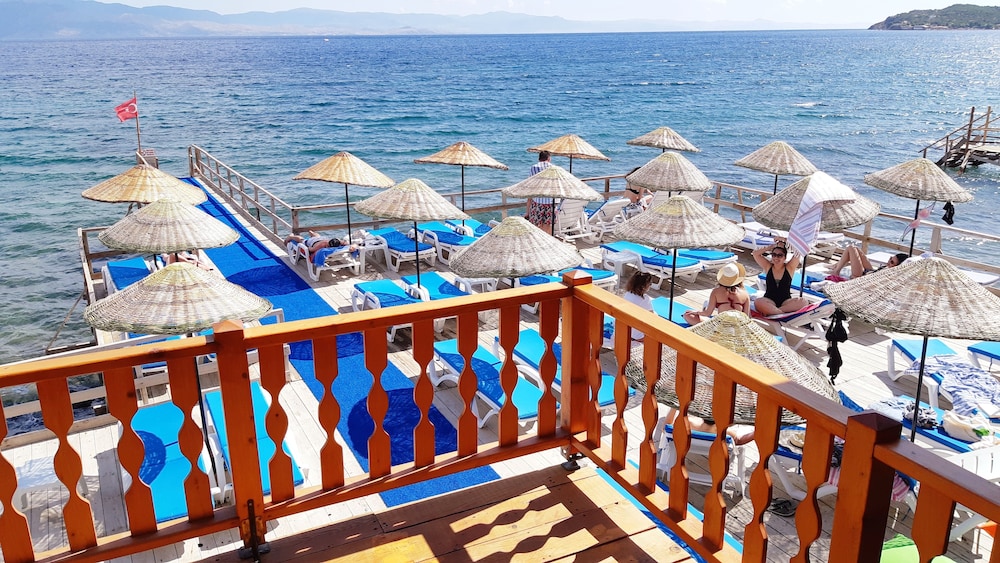 Assos Nazan Motel Restoran Beach