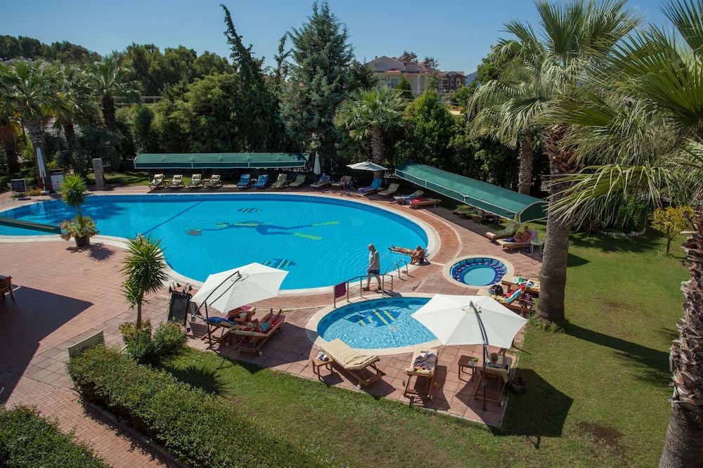 Rebin Beach Hotel