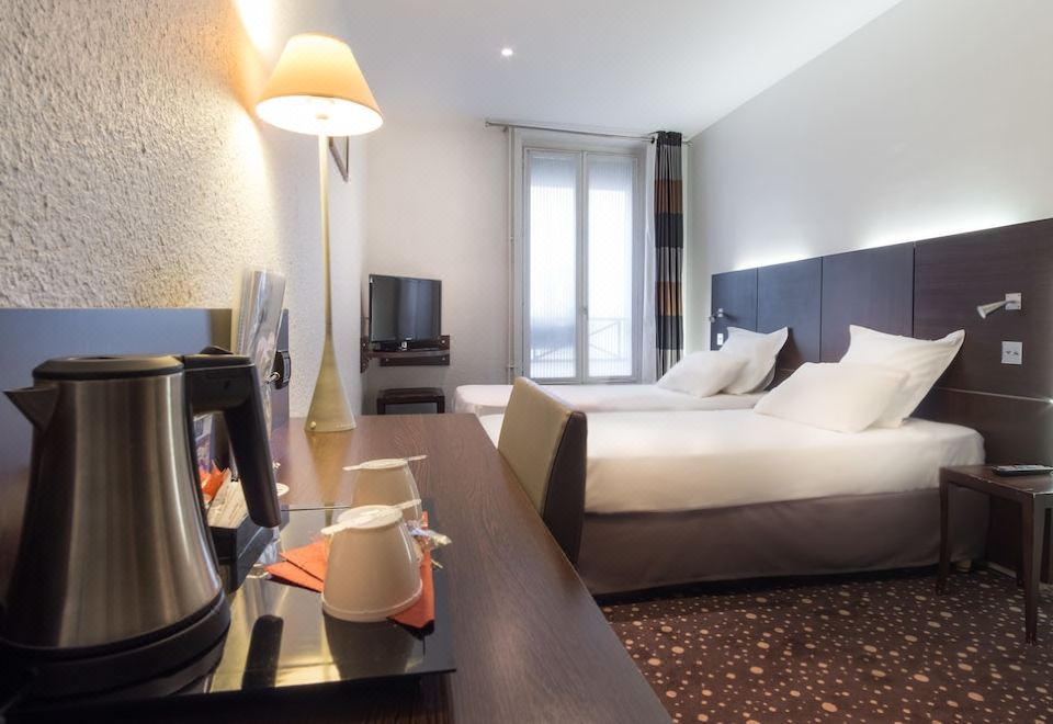 5. 55 Hôtel..