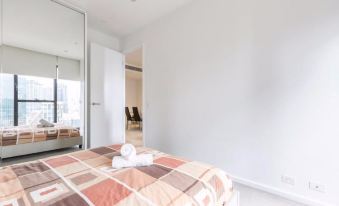 Prima Pearl Luxury 2-Bedroom Apartment