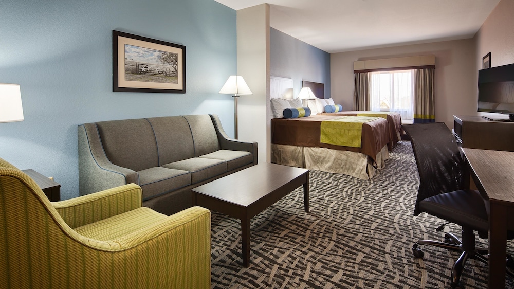 Best Western Plus Lonestar Inn & Suites