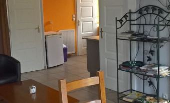 House with One Bedroom in Le Change, with Furnished Garden and Wifi