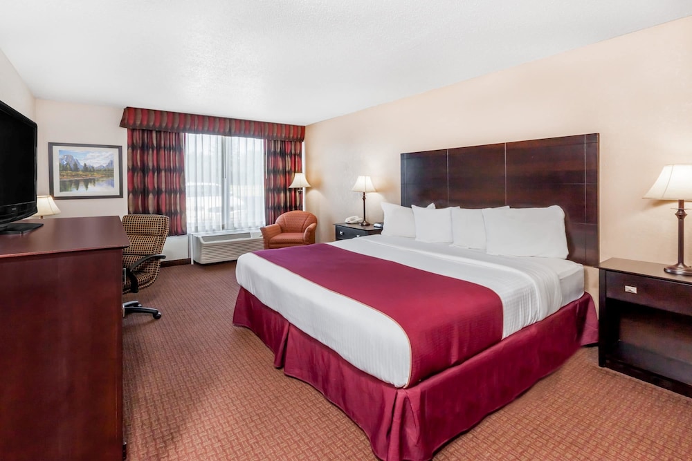 Ramada by Wyndham Grayling Hotel & Conference Center