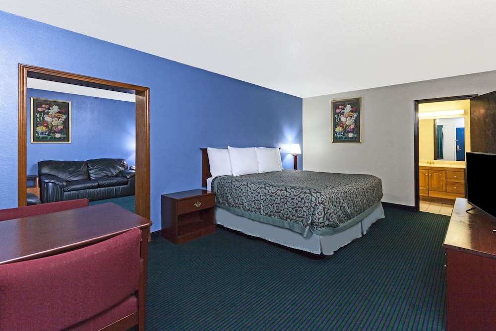 Days Inn by Wyndham Oklahoma City Fairground