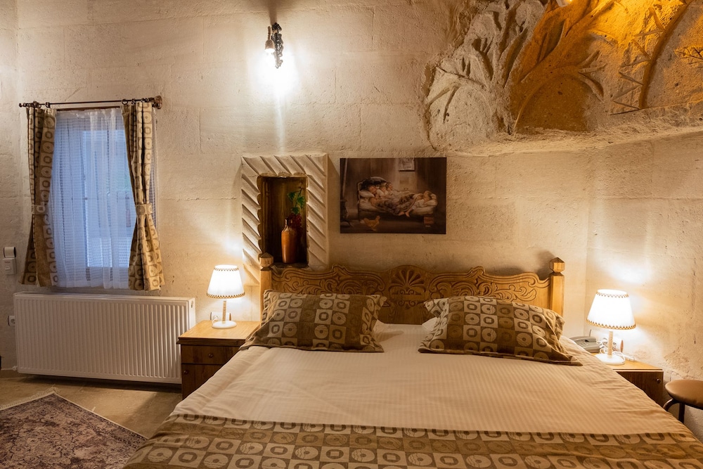 Grand Elite Cave Suites