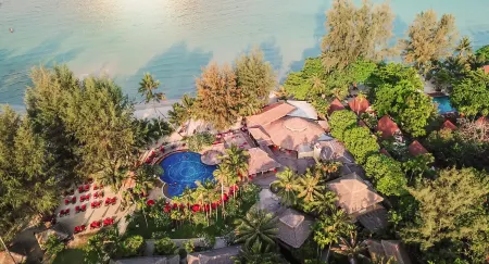 Centara Koh Chang Tropicana Resort Отели рядом с достопримечательностью «Водопад Клонг Плу»