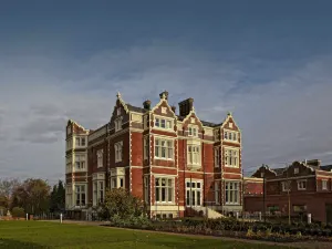 Wivenhoe House Hotel