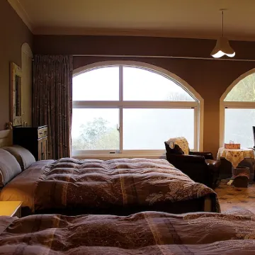 Prado Hill Holiday Hotels near Lala Shan National Forest Recreation Area