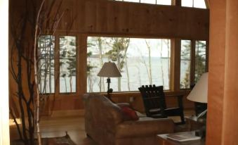 Cottage on the Shore - Four Bedroom Home
