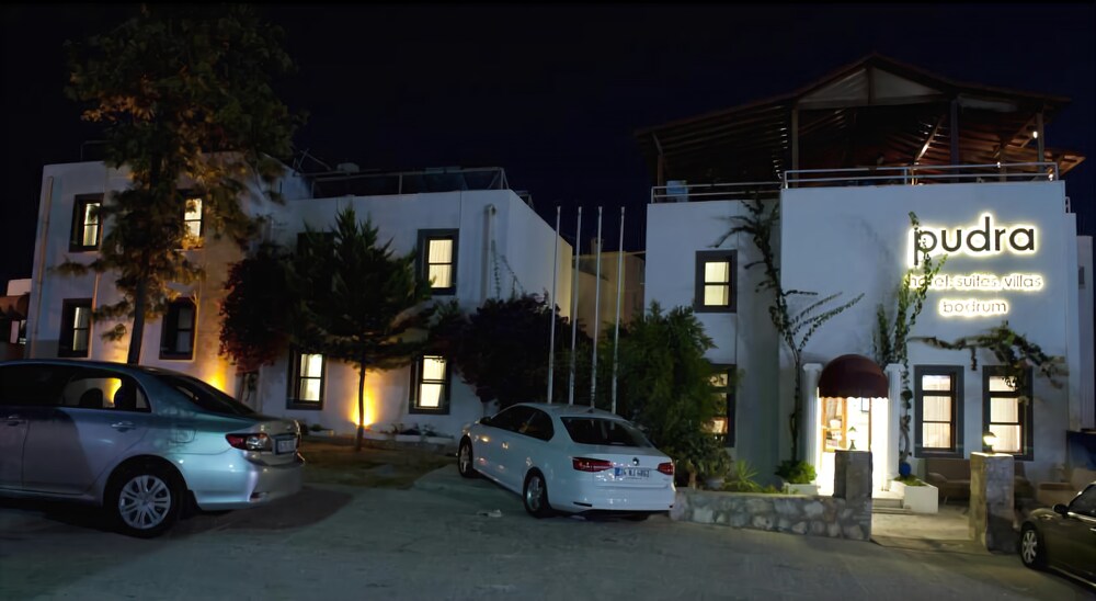 Pudra Hotel