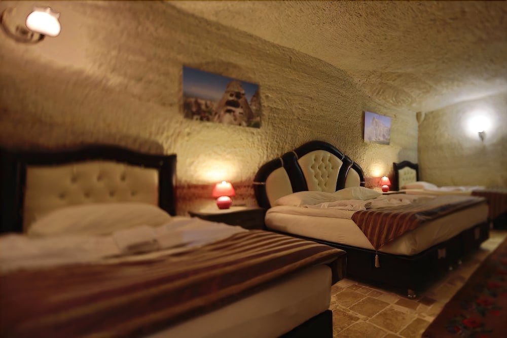 Kayatas Cave Suites