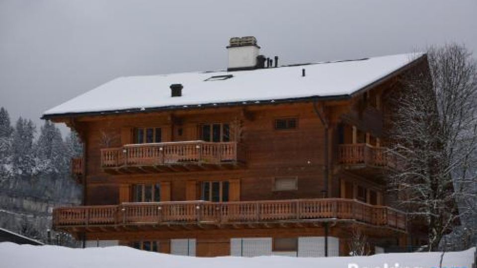 Celine 9, Champery