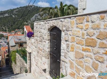 Villa Capitis in the Center - Apartment with Private Pool