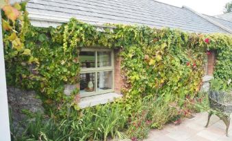 Coolanowle Self Catering Holiday Accommodation - Housity