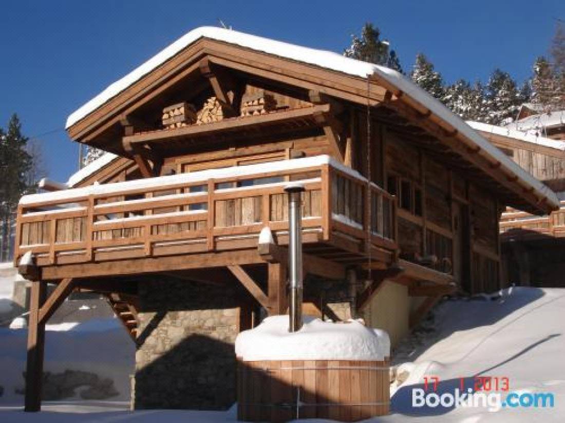 Les Chalets Secrets-Font Romeu-Bolquere Pyrenees 2000 Updated 2022 Room  Price-Reviews & Deals | Trip.com