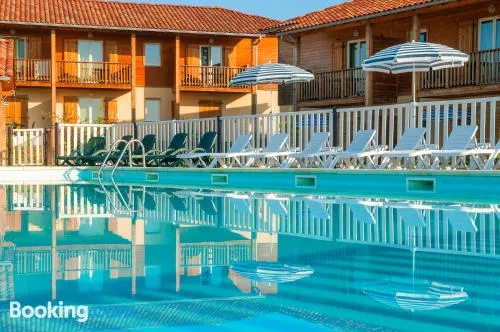 阿馬尼亞克塔高爾夫公寓