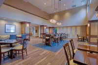 Hampton Inn & Suites Cazenovia - parking