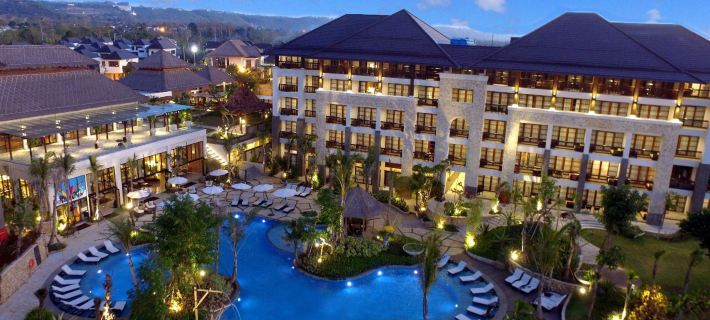 Royal Tulip SpringHill Resort Jimbaran Hotele w: Bali
