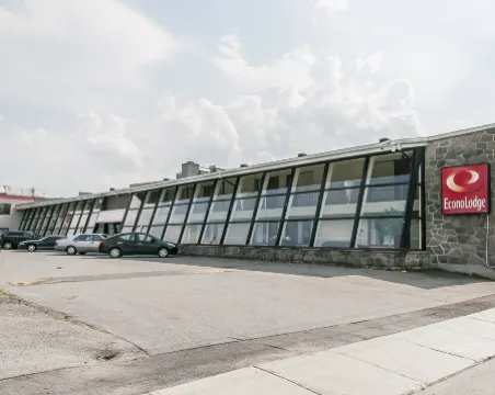 蒙特利爾機場唄盟旅館套房酒店