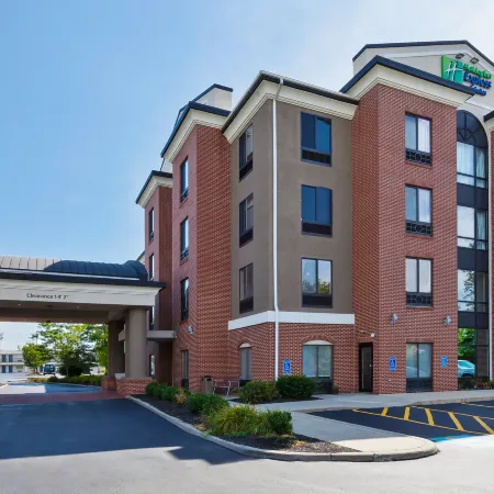 Holiday Inn Express & Suites CLEVELAND-RICHFIELD by IHG
