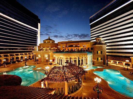 Peppermill Resort Spa Casino Room 