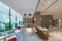 Magnotel (Qinzhou Bay Square east railstation hotel)
