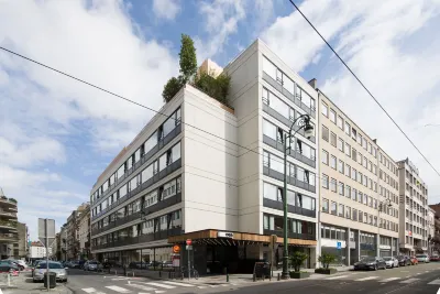 Jam Brussels Hotel dekat Base Design Brussels