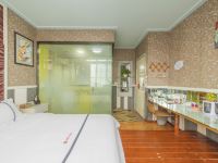 安娜时尚酒店(重庆西南大学地铁站) - 阳光榻榻米大床房