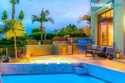 Five-Bedroom Holiday Home #8080 - SeaView Sanctuary Five-Bedroom Holiday Home Photo