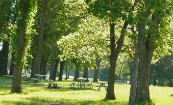 Lewis & Clark Resort