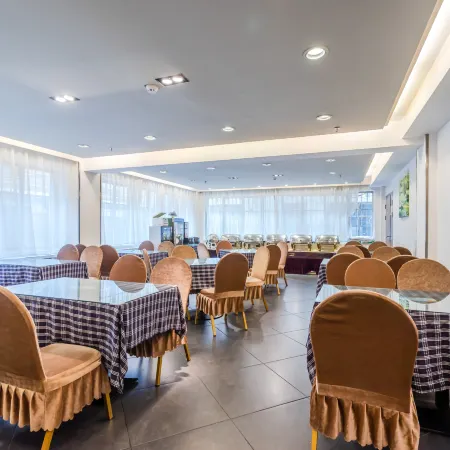 Super 8 Hotel (Lanzhou Dongfanghong Metro Station) Отели рядом с достопримечательностью «Университет Ланьчжоу»