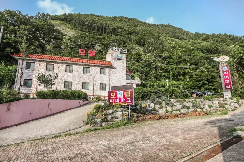 Youngwol River Park