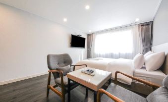 Anyang Illowa Hotel
