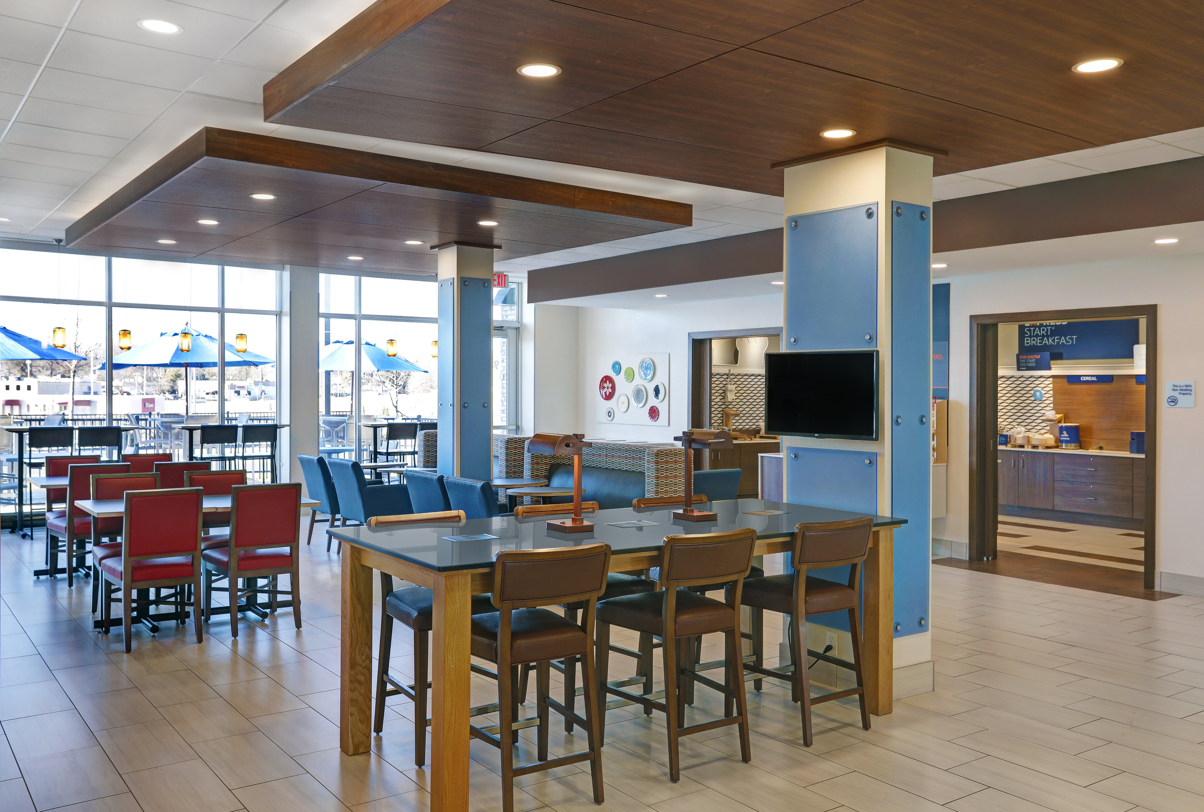 Holiday Inn Express & Suites Lenexa - Overland Park Area, an Ihg Hotel