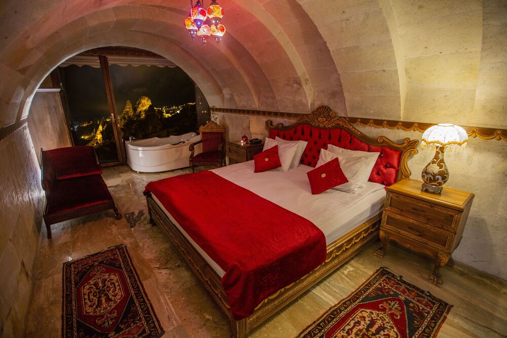 Hermes Cave Hotel