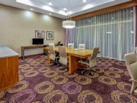 La Quinta Inn & Suites by Wyndham Butte ビュートのホテル